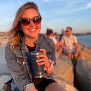 Meet your Posher, Meagan